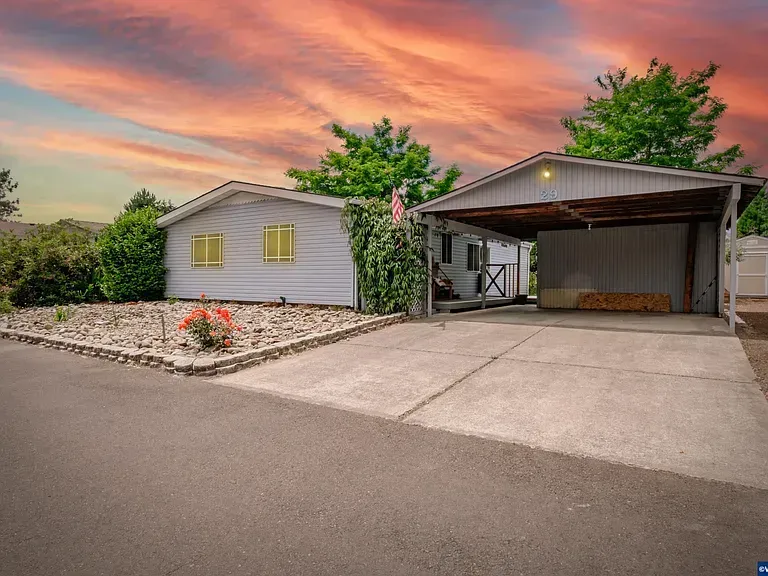 Home at 3800 S Mountain View Dr SE Unit 29, Albany, OR