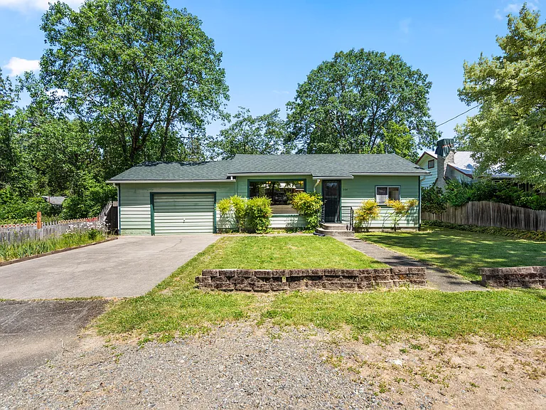 Home at 204 W Palmer St, Cave Junction, OR