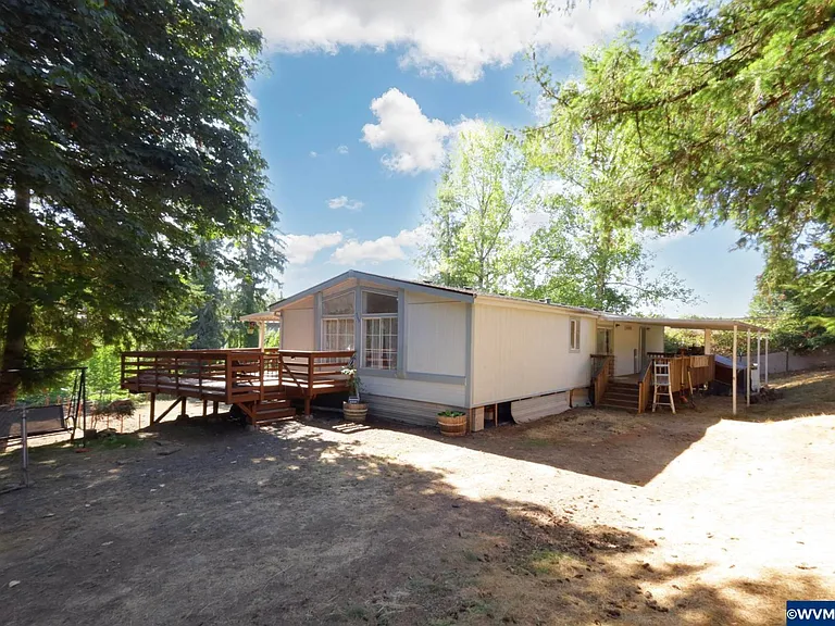 Home at 345 Main St, Elkton, OR