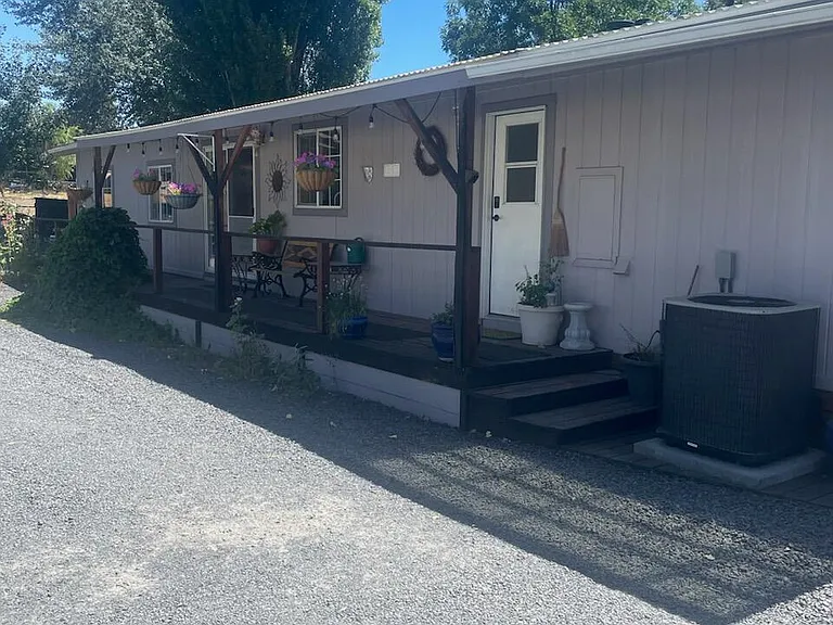Home at 2157 Ogden St, Klamath Falls, OR