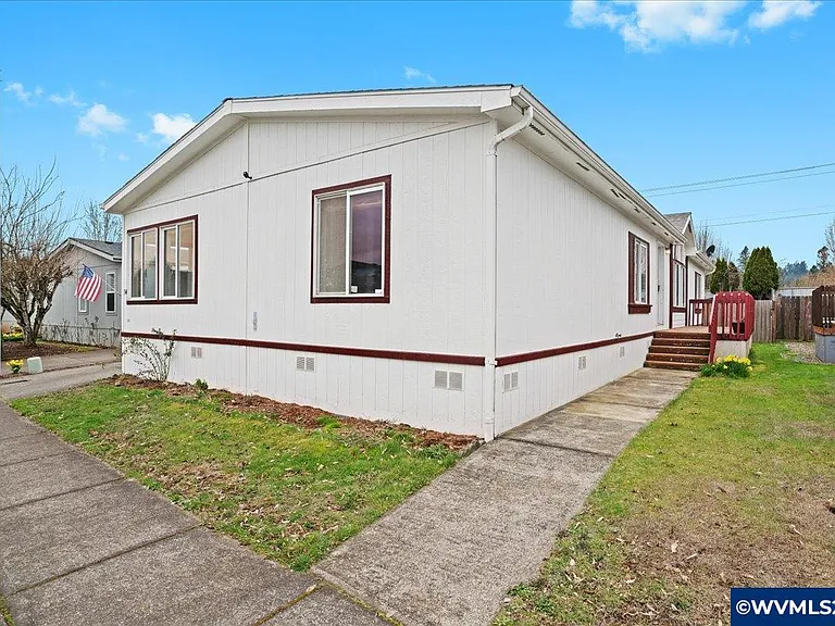 Home at 2000 Robins Ln SE Unit 34, Salem, OR